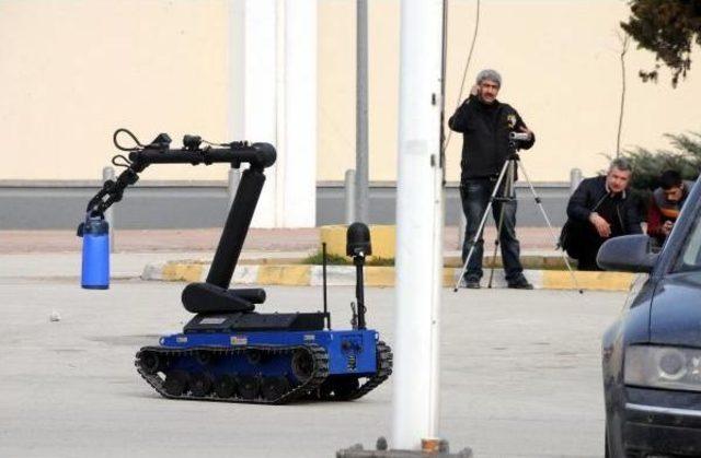 Otoparka Bırakılan Termos, Bomba Paniğine Yol Açtı