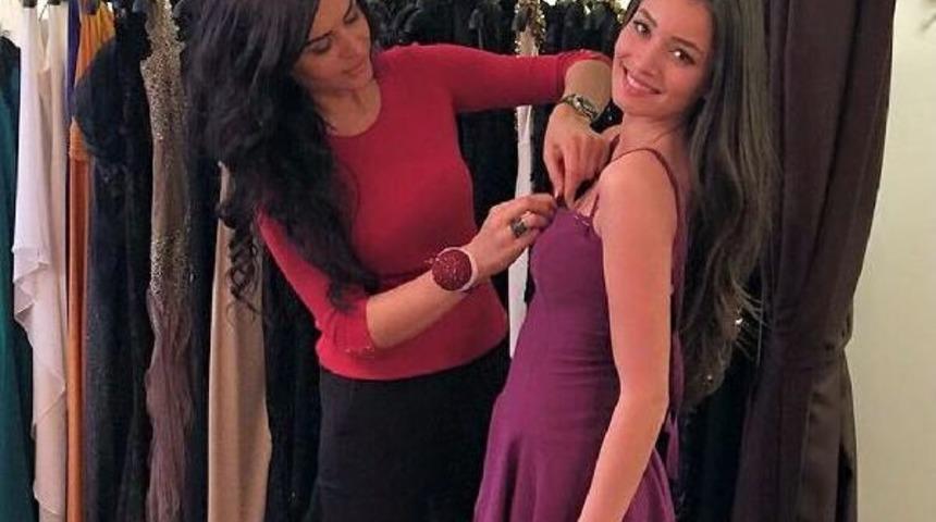 Ayshe, &lsquo;Beyaz Show&rsquo; I&ccedil;in Elbise Diktirdi