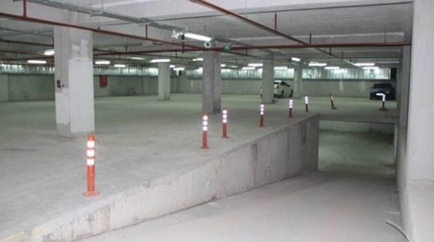 Boşluğu G&ouml;rmeyince &Uuml;&ccedil; Metre Aşağıya D&uuml;şt&uuml;