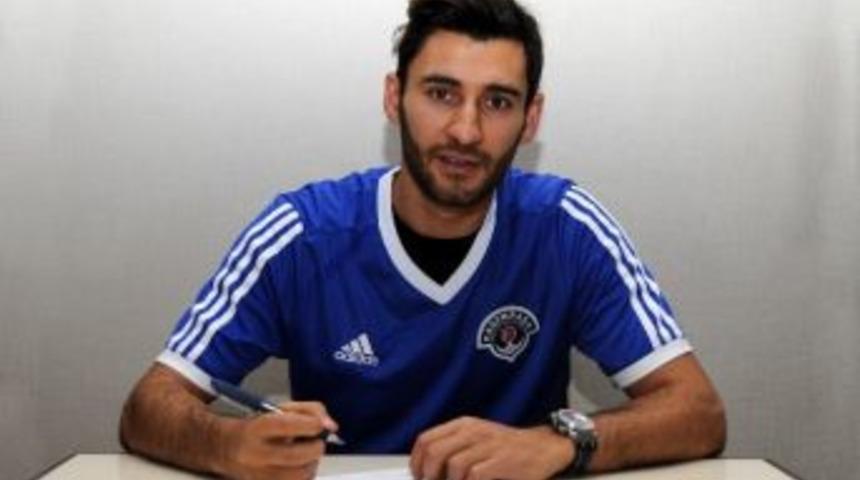 Veysel Sarı, Kasımpaşa&rsquo;ya İmzayı Attı