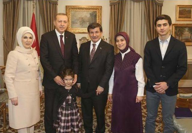 Başbakan Davutoğlu, Cumhurbaşkanı Erdoğan'ı Akşam Yemeğinde Ağırladı