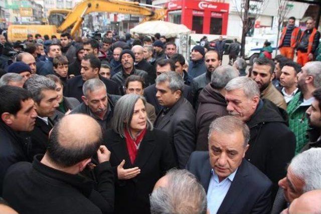 Esnaf 'biz Yıkarız' Deyince Polis Ve Zabıta Çekildi