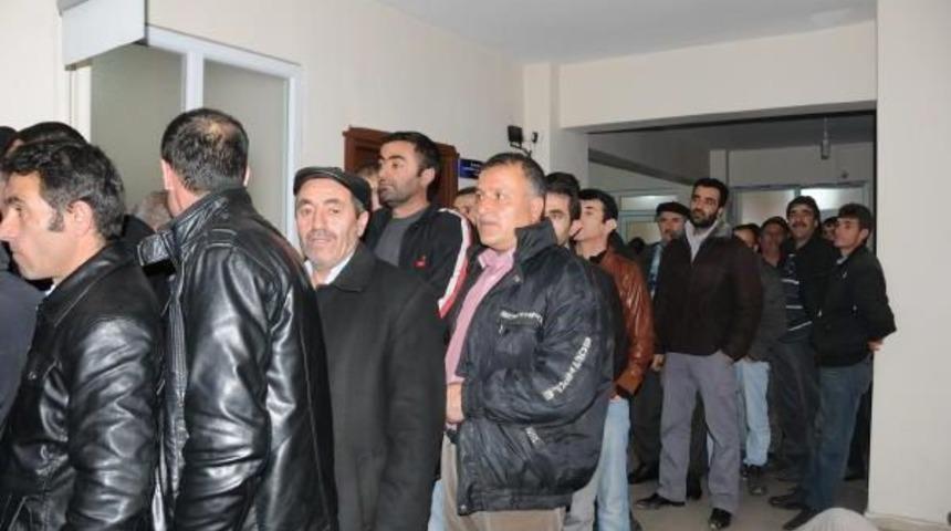 Hakkari'de Iş Kuyruğu