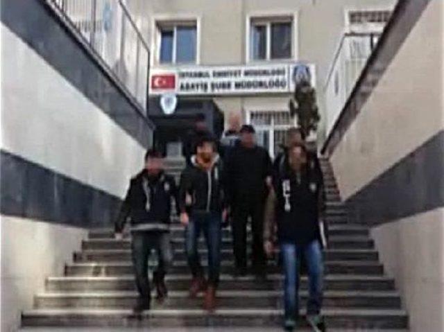 Kendilerini Polis Ve Savcı Olarak Tanıtıp Yaşlı Kadını Dolandırdılar