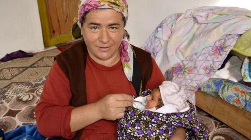 20 Yıl Sonra Bebek Sahibi Olan &Ccedil;iftin Mutluluğu