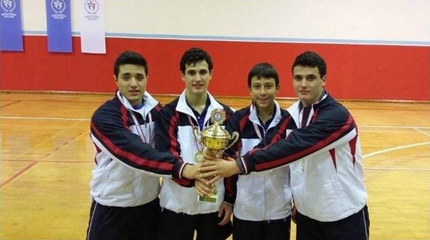 Yalova Bah&ccedil;eşehir Anadolu Lisesi Masa Tenisi Gen&ccedil; Erkekler T&uuml;rkiye Şampiyonu Oldu