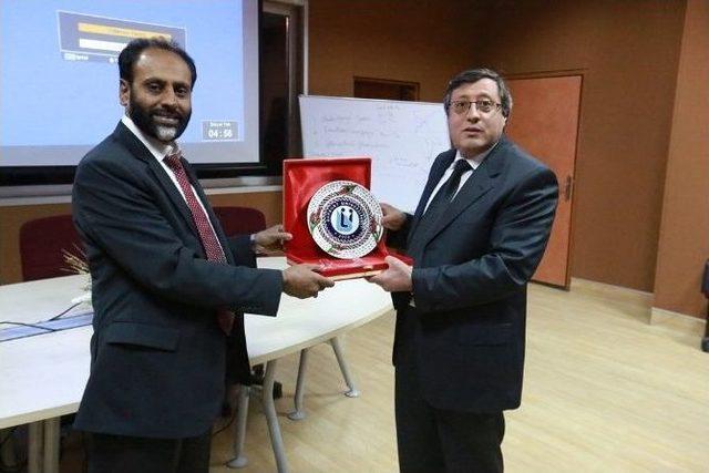 Katarlı Prof. Saferr Hussain Khan Bayburt Üniversitesinde Seminer Verdi