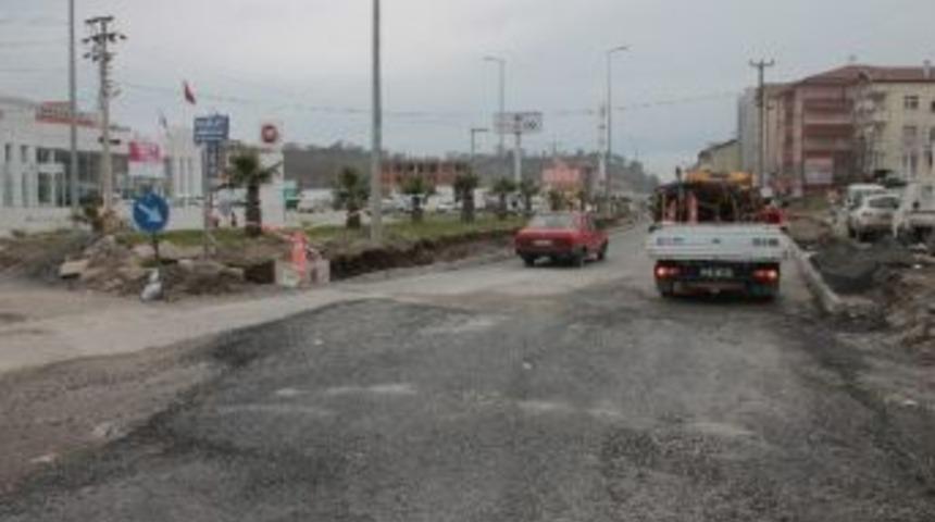 S&ouml;k&uuml;len Asfalt Yeniden D&ouml;k&uuml;ld&uuml;