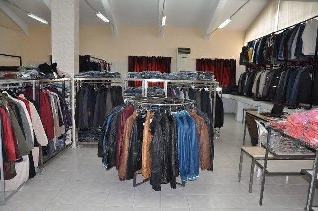 Tarsus’ta “sosyal Market” Yoksula Kapılarını Açıyor