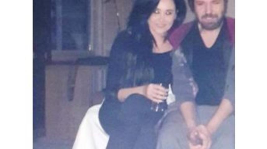 Halil Sezai İle Fotoğraf &Ccedil;ektiren Gen&ccedil; Kız Konuştu