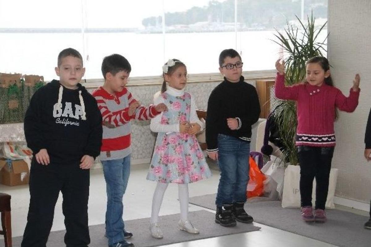 Yarı Yıl Tatili &Ouml;ncesi Annelerine S&uuml;rpriz Hazırladılar