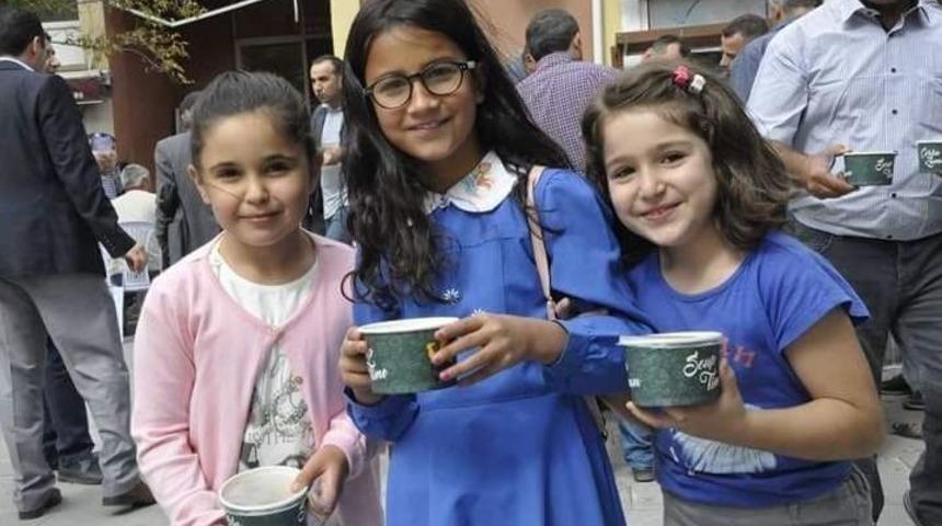 G&uuml;r&uuml;n&rsquo;de 2 Bin Kişiye Aşure Dağıtıldı