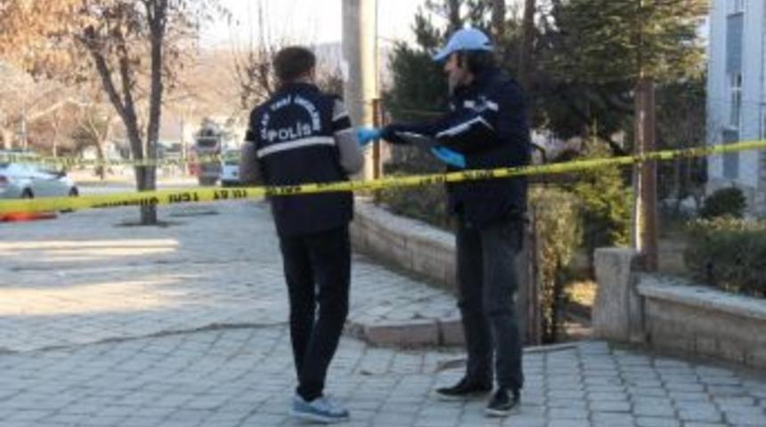 Sarkıntılık Yapan Ve Bir Kişiyi Yaralayan Ş&uuml;pheli Yakalandı