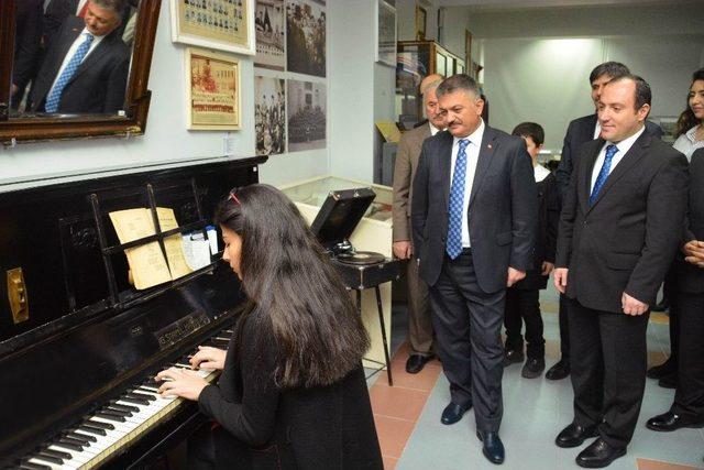 Öğrencilerin En Çok Tanıdığı Vali: Ersin Yazıcı