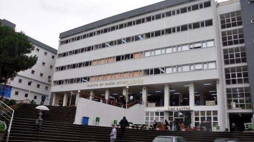 Kt&uuml;'de &Ouml;ğrencilerden Fak&uuml;ltelerindeki Tadilata Ske&ccedil;li Protesto