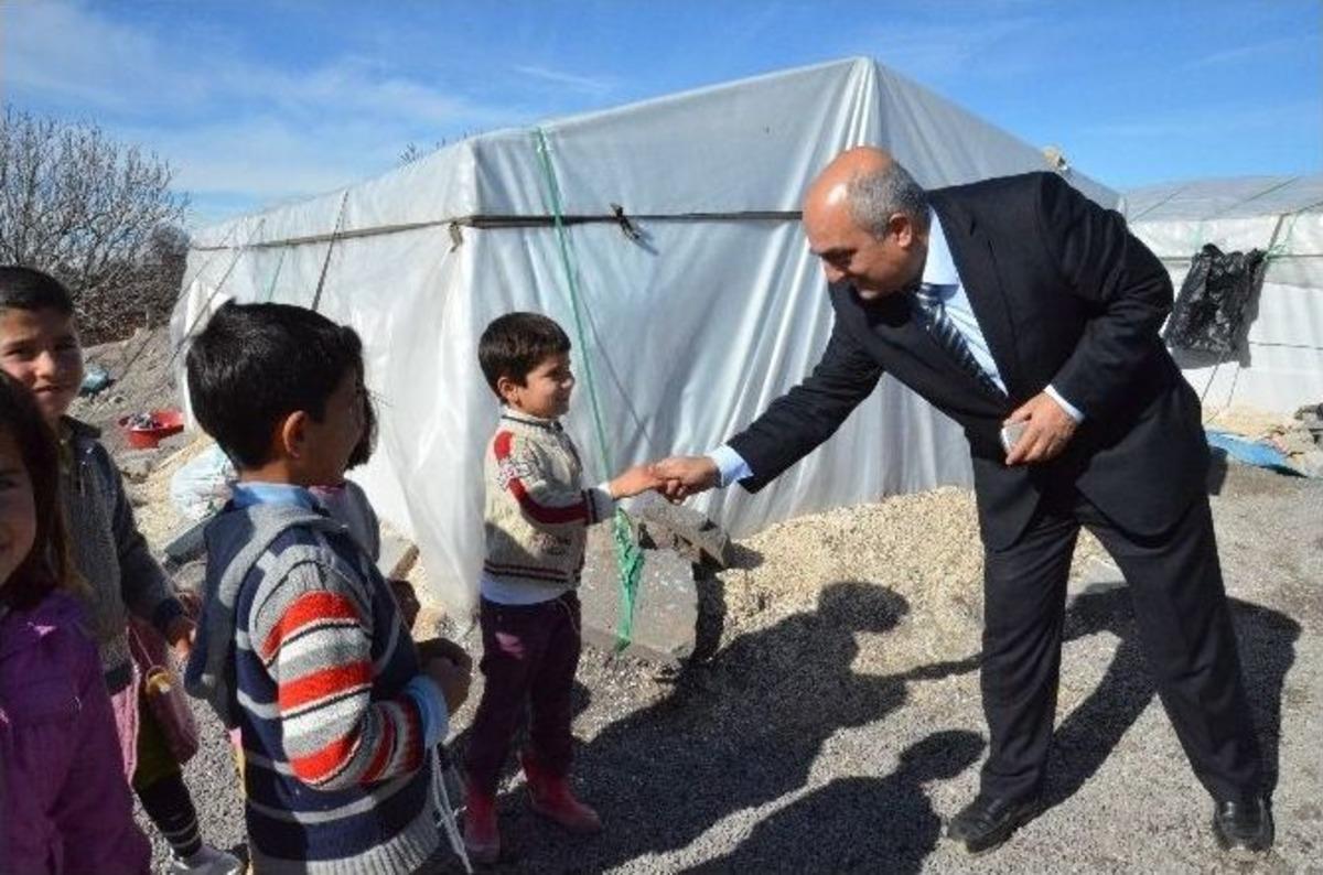 Suriyeli Ailelere Gıda Ve Barınma Desteği