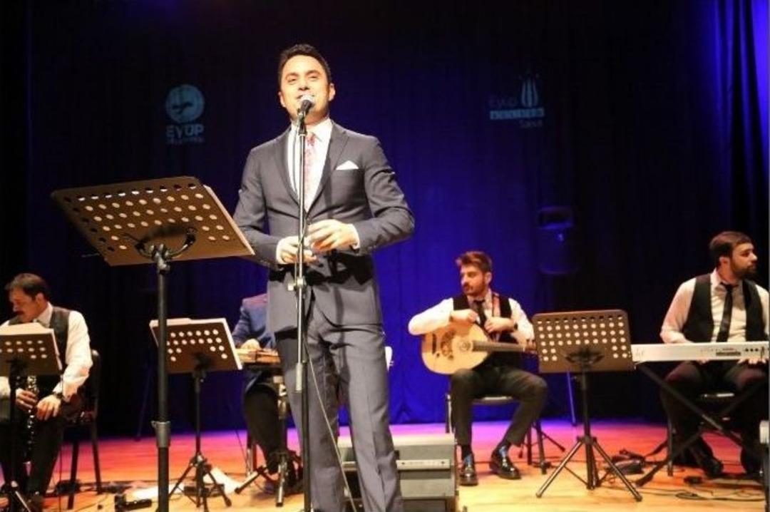 Bekir &Uuml;nl&uuml;ataer&rsquo;den Ey&uuml;p&rsquo;te Unutulmaz Konser
