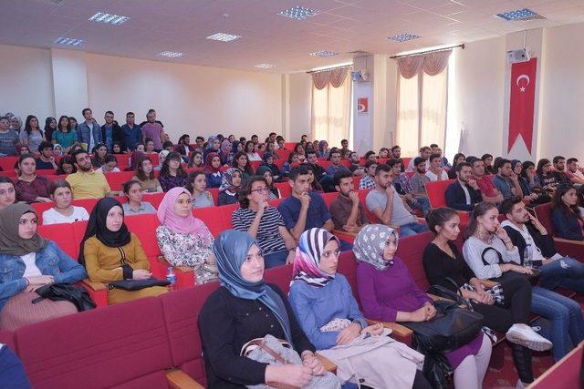 Güzel Sanatlar Ve Tasarım Fakültesi’nden Panel