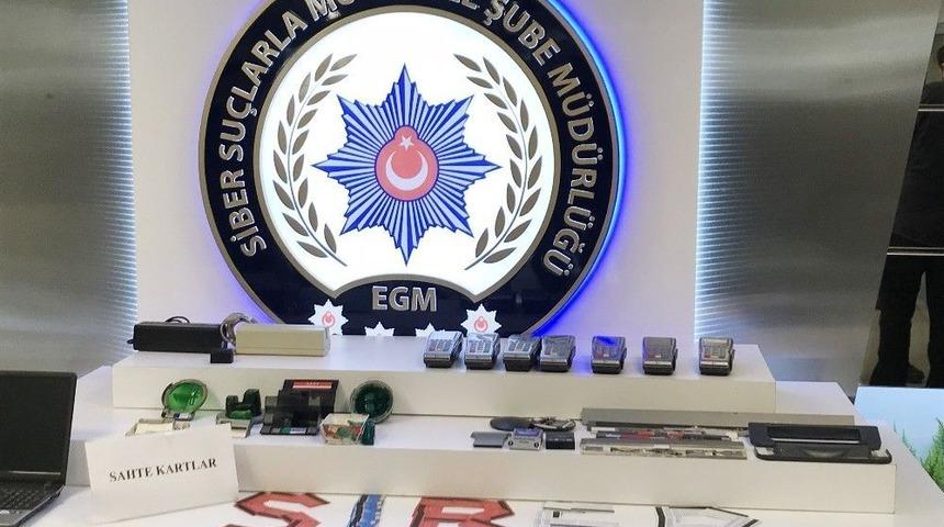 İstanbul&rsquo;da 5 Bini Aşkın Vatandaşın Kredi Kartını Boşaltan Kart Dolandırıcılarına Operasyon: 22 G&ouml;zaltı
