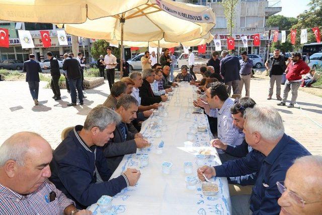 Turgutlu’da Geleneksel Aşure İkramları Başladı