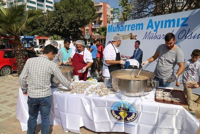 Turgutlu’da Geleneksel Aşure İkramları Başladı