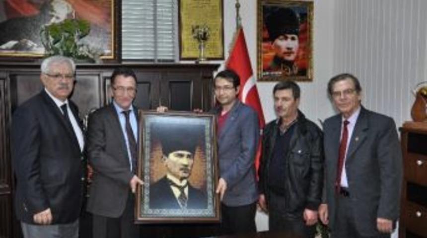 Chp İvrindi İl&ccedil;e &Ouml;rg&uuml;t&uuml;&rsquo;nden Başkan Saka&rsquo;ya Ziyaret