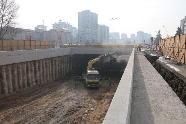 Büyükşehir’de Kesintisiz Trafik İçin Mesai