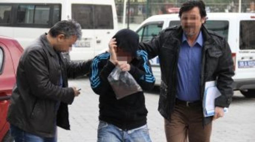 Uyuşturucuyla Yakalanınca Üzerindeki Sahte Parayı Sakladı