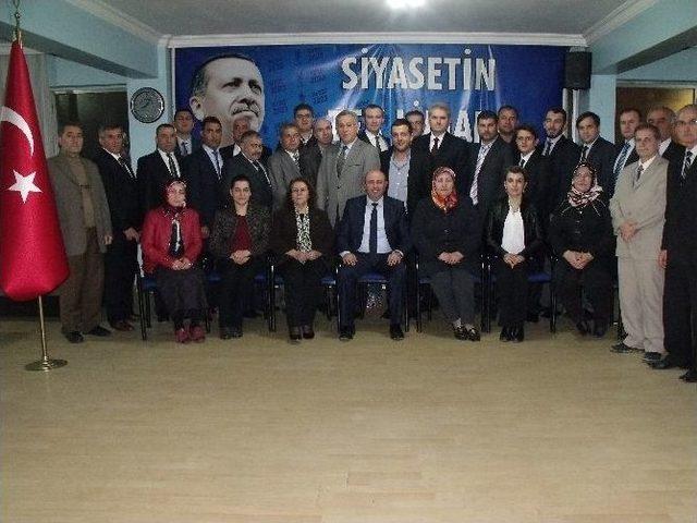 Salihli Ak Parti, Yeni Yönetimini Basına Tanıttı