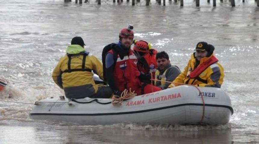Edirne'de Taşkın Felaketi; Bir Mahallede 5 Bin Kişi Mahsur