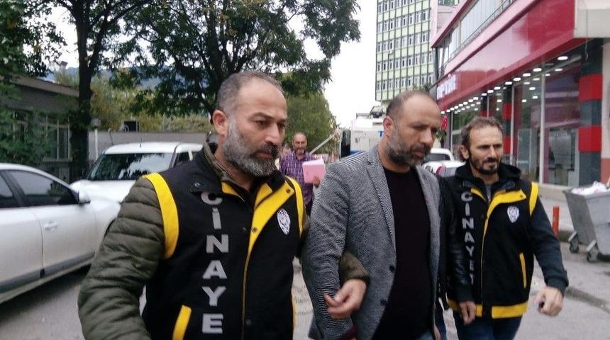 D&uuml;kkanının &Ouml;n&uuml;nde İ&ccedil;ki İ&ccedil;enleri Uyardı, Kurşun Yağmuruna Tutuldu