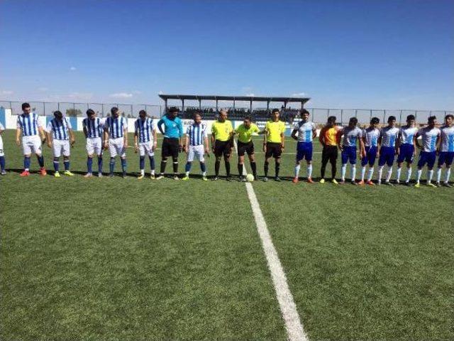 S&uuml;ryanilerin Futbol Takımı Ilk Ma&ccedil;ını Oynadı 3