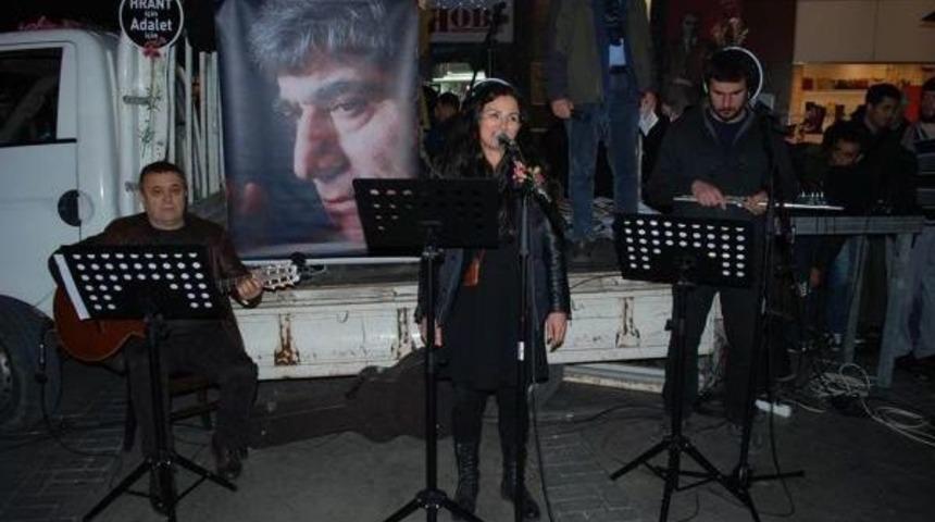 Hrant Dink'i &Ouml;l&uuml;m&uuml;n&uuml;n 8'inci Yıld&ouml;n&uuml;m&uuml;nde Anıldı