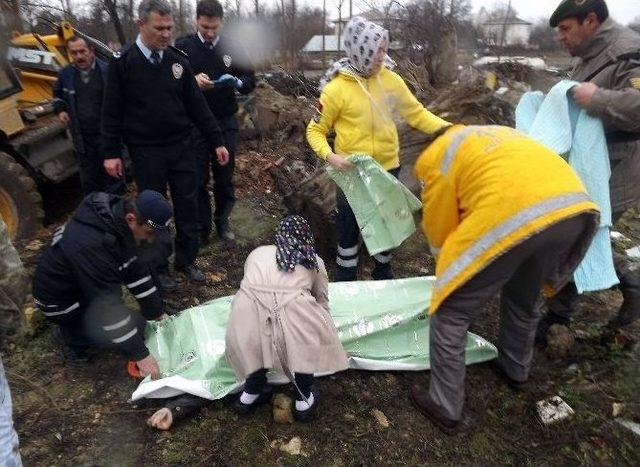 Çaya Düşen Liseli Genç Kız, Hayatını Kaybetti