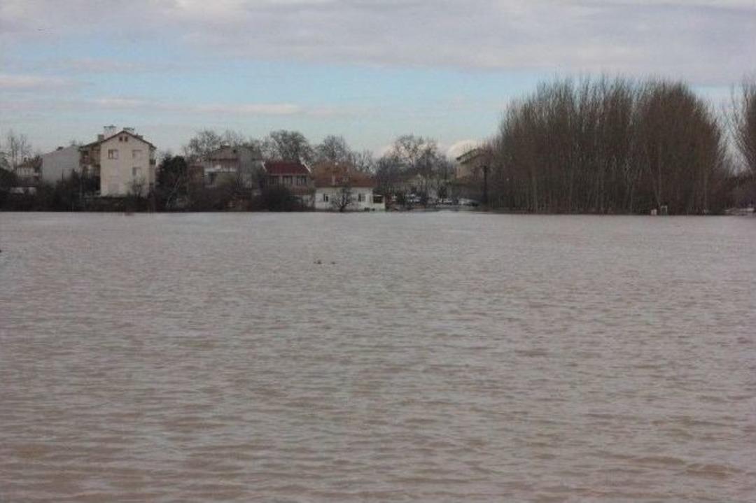 (&ouml;zel Haber) Edirne&rsquo;de Sel Mağdurları Helikopterlerle Naklediliyor