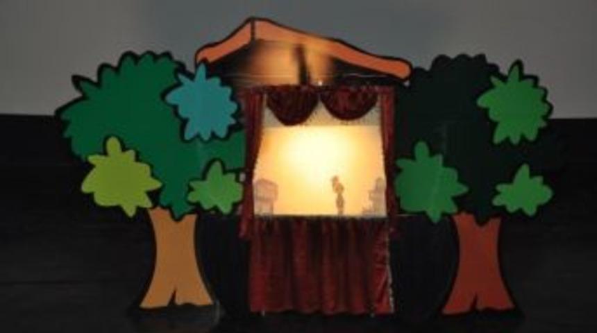 Kuşadası&rsquo;nda Hacivat-karag&ouml;z G&ouml;sterisi