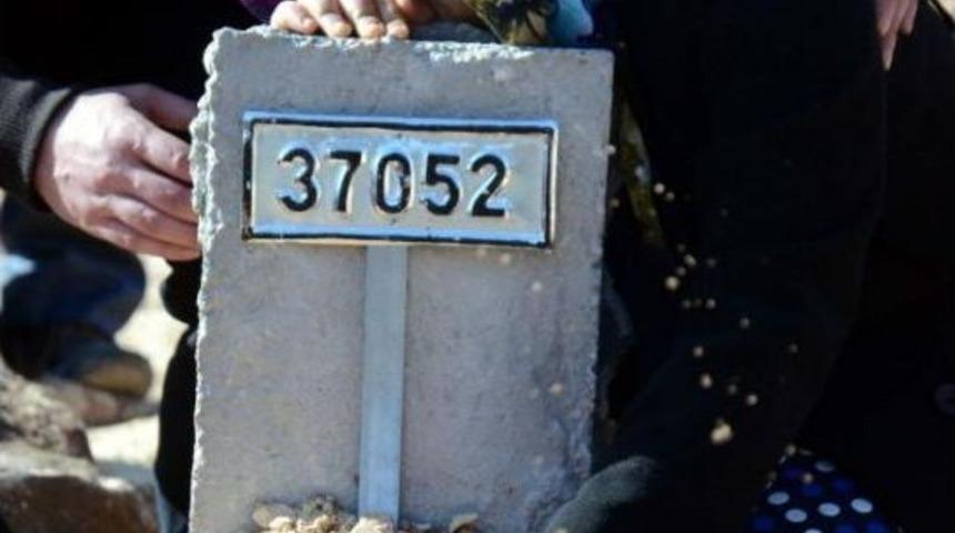 Sobadan Zehirlenen 3 Kardeş Yan Yana Defnedildi