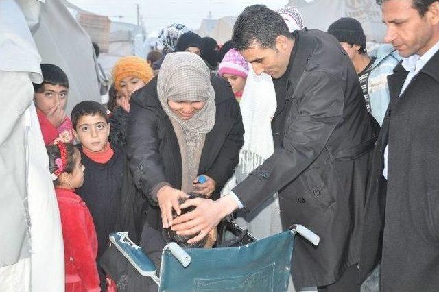 Suudili İş Kadınları &Ccedil;adır Kentteki 550 Yetime Elbise Dağıttı 2