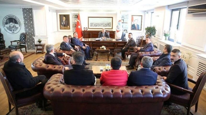 Minib&uuml;s&ccedil;&uuml;ler Ve Servis İşletmecileri Başkan B&uuml;y&uuml;kkılı&ccedil;&rsquo;ı Ziyaret Etti