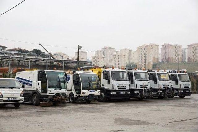 Küçükçekmece Belediyesi, Temizlik Filosuna Yeni Araçlar Kazandırdı