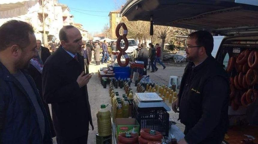 Başkan Başer Ve Ak Parti İl&ccedil;e Başkanı Demirel, Pazar Esnafını Ziyaret Etti