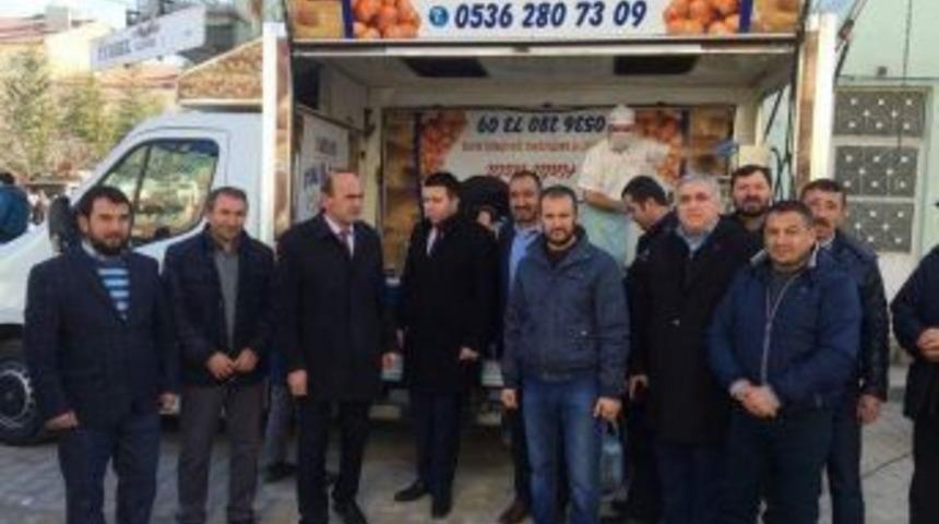 Esnaflar, Zeytin Dalı Harekatı&rsquo;na Katılan Mehmet&ccedil;ikler İ&ccedil;in Lokma Dağıttı