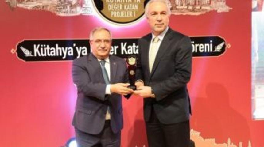 Başkan Sara&ccedil;oğlu: &Ouml;d&uuml;lleri K&uuml;tahyalılar Adına Alıyorum