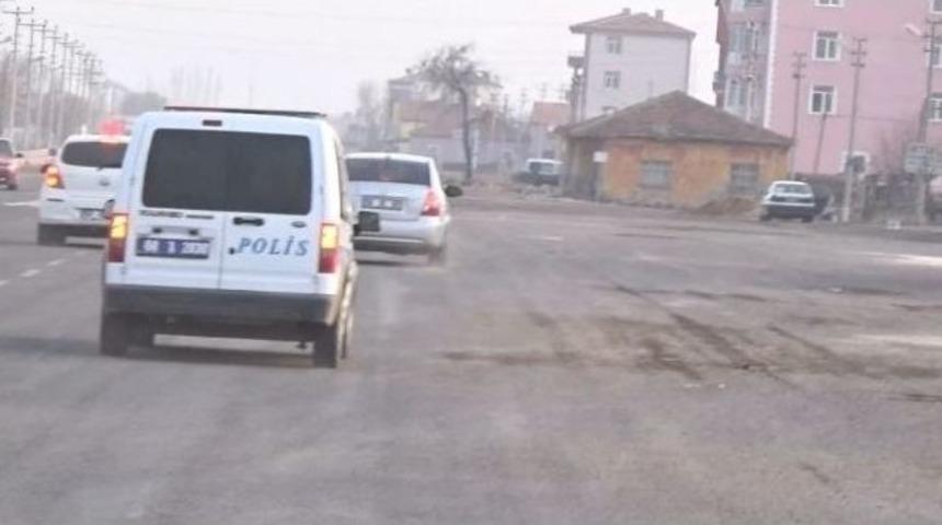 Aksaray&rsquo;da Polis, Polisten Habersiz Tatbikat Yaptı