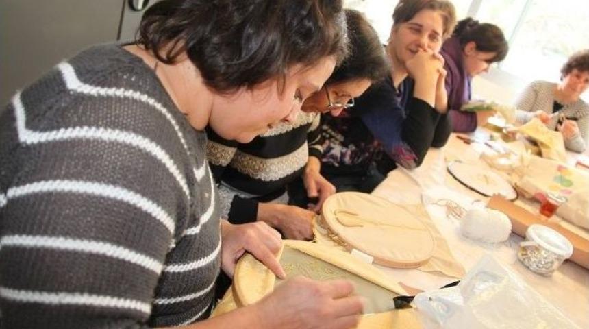 Sel&ccedil;uk&rsquo;ta Sim Sırma Sanatına B&uuml;y&uuml;k İlgi