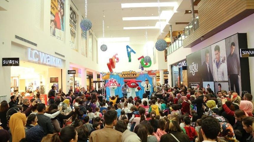 Manisalı &Ccedil;ocuklar &lsquo;harika Kanatlar&rsquo; İle Eğleniyor