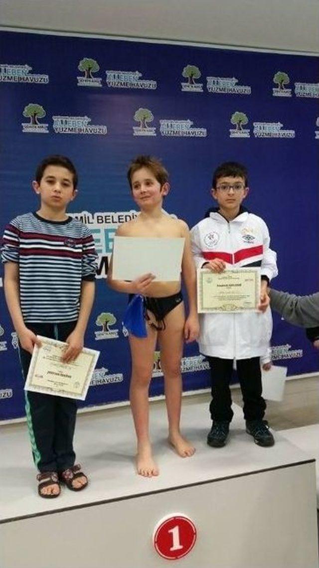 Vanlı Y&uuml;z&uuml;c&uuml;lerden B&uuml;y&uuml;k Başarı 1