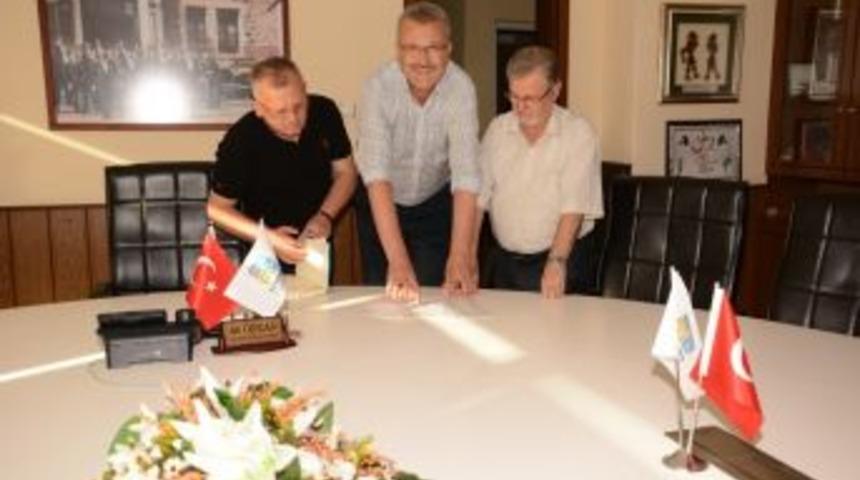 Karacabeylilerden 430 &Ouml;ğrenciye Burs