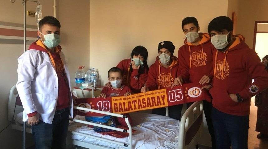 Taraftar Grubundan Anlamlı Destek