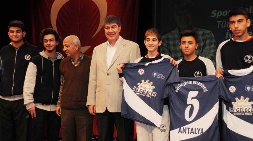 B&uuml;y&uuml;kşehirden Amat&ouml;r Sporculara Destek